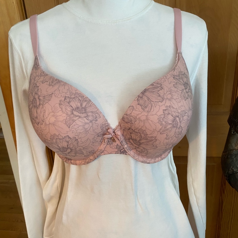 Victoria's Secret  Pink Floral Bra  Body by Victoria 38C